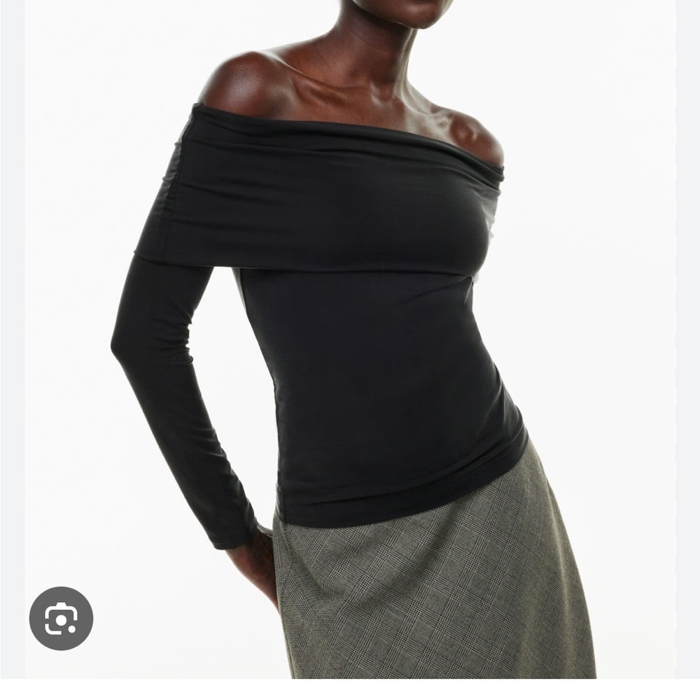 Wilfred off shoulder Black Top